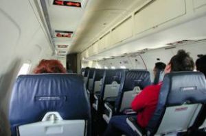 Пассажир рейса "Санкт-Петербург - Москва" устроил дебош на борту самолета
