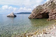 У большинства пляжей Черногории - чистая вода