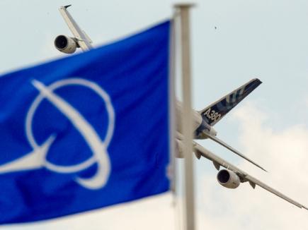 Boeing опередил Airbus по поставкам в первой половине 2015 года