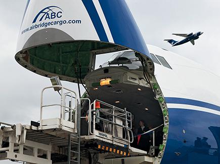 В AirBridgeCargo уверены, что скорость и, главное, пунктуальность перевозок — это основные факторы, за которые грузоотправители готовы платить больше, чем за морские перевозки