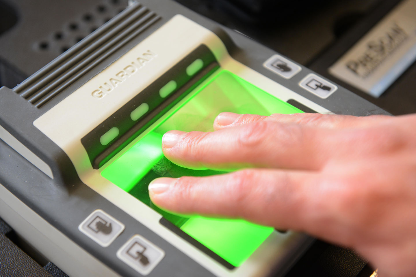"Шенгенская биометрия" сделает самостоятельными даже клиентов турфирм