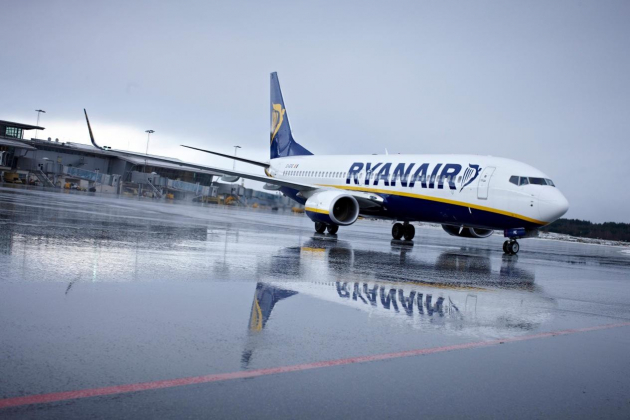 Самолёт "Ryanair" совершил экстренную посадку в Великобритании