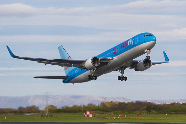 Пассажир "TUI Airlines" угрожал захватить самолёт