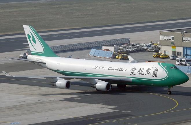Два грузовых самолета Boeing 747 продали на Alibaba