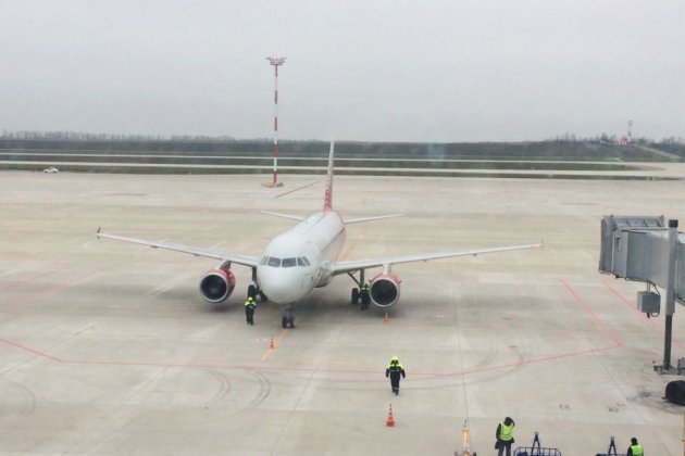 В аэропорту "Платов" приземлились первые самолёты