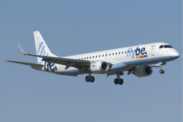 Самолёт авиакомпании "Flybe" сбил на взлётной полосе лису