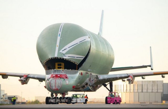Airbus завершила сборку планера для первого самолета Beluga XL