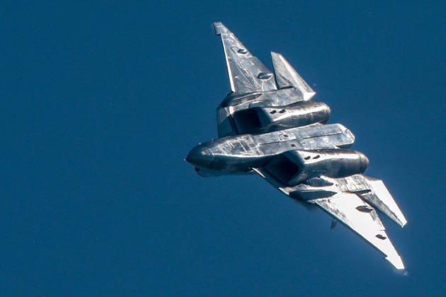 Истребитель Су-57 начал полёты с новым вооружением