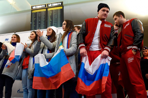 Самолёт с российскими олимпийцами вылетел в Москву с задержкой