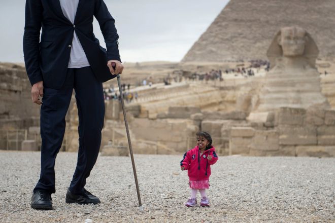 Самая маленькая женщина в мире встретилась с самым высоким мужчиной!