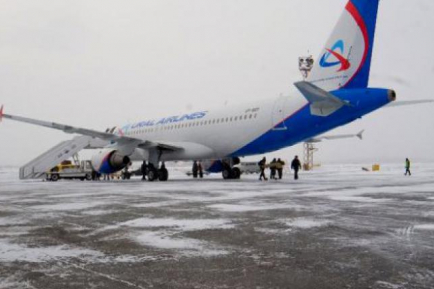 На борту самолёта "Уральских авиалиний" умер пассажир