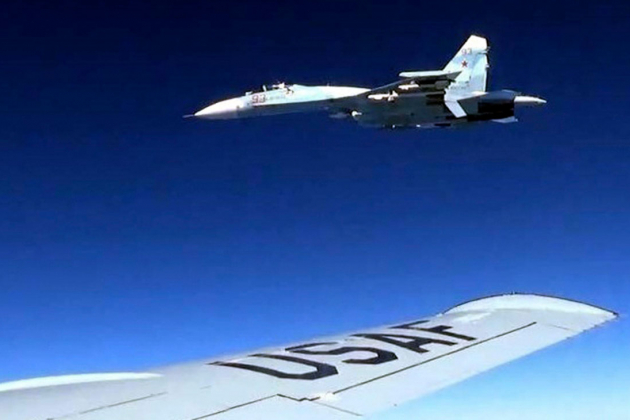 Пентагон: военные самолёты продолжат полёты у границ РФ