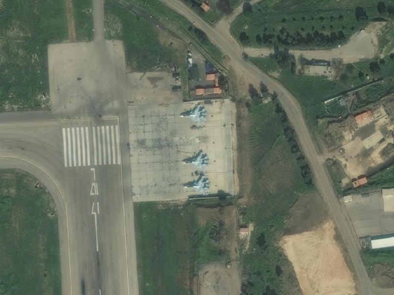Россия перебросила в Сирию 27 боевых самолётов