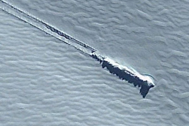 Конспирологи обнаружили в Антарктиде загадочный летательный аппарат