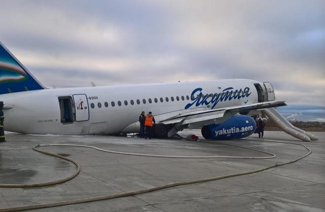 Причиной происшествия с SSJ 100 в аэропорту Якутска могла стать ВПП
