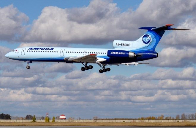 Авиакомпания "Алроса" обновит флот за счет российских самолетов Superjet 100