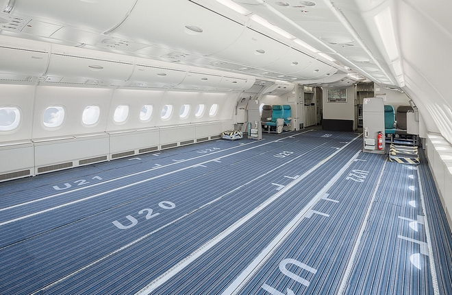 Авиакомпания Hi Fly показала первый в мире "грузовой" Airbus A380
