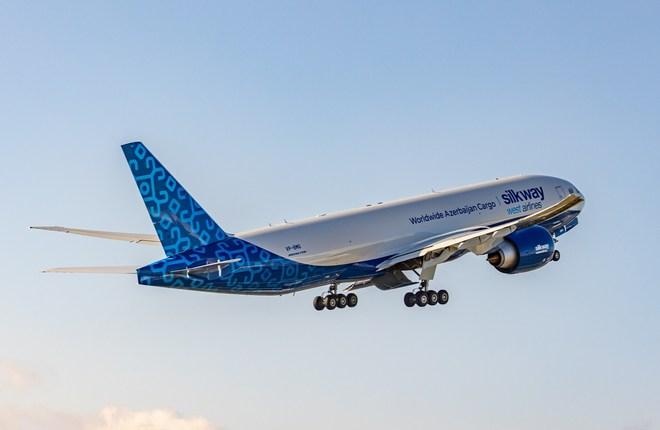 Азербайджанская авиакомпания получила первый из семи грузовых самолетов Boeing 777F